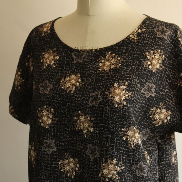Vintage 1990s Blouse, Black and Gold and Gray Floral Print, short sleeved - Picture 7 of 10